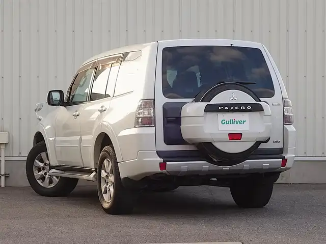 三菱 パジェロ ロング エクシード 山形県 2010(平22)年 10.6万km ウォームホワイトパール 4WD/ディーゼル/純正フリップダウンモニター/ロックフォードプレミアムサウンド/純正メモリナビ/　　【CD DVD BT フルセグ USB MSV】/バックカメラ/クルーズコントロール/HIDオートヘッドライト/シートヒーター/純正17インチアルミホイール/ステアリングスイッチ/MTモード付AT/ターボ/電動格納ウィンカーミラー/フォグランプ/リモコンキー/ETC