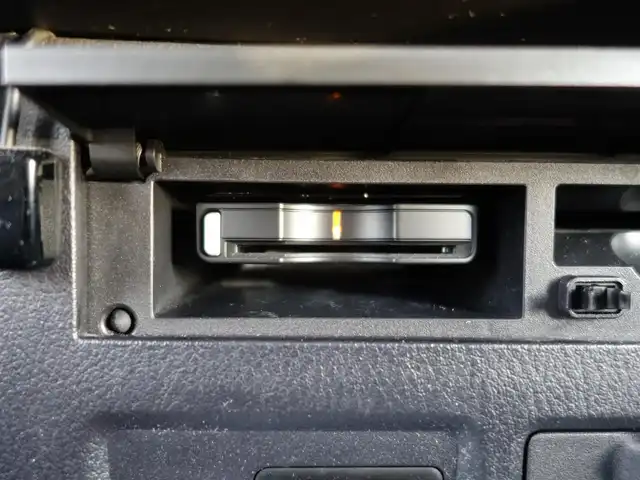 三菱 パジェロ ロング エクシード 山形県 2010(平22)年 10.6万km ウォームホワイトパール 4WD/ディーゼル/純正フリップダウンモニター/ロックフォードプレミアムサウンド/純正メモリナビ/　　【CD DVD BT フルセグ USB MSV】/バックカメラ/クルーズコントロール/HIDオートヘッドライト/シートヒーター/純正17インチアルミホイール/ステアリングスイッチ/MTモード付AT/ターボ/電動格納ウィンカーミラー/フォグランプ/リモコンキー/ETC