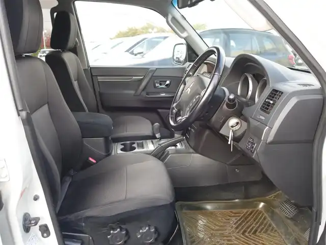 三菱 パジェロ ロング エクシード 山形県 2010(平22)年 10.6万km ウォームホワイトパール 4WD/ディーゼル/純正フリップダウンモニター/ロックフォードプレミアムサウンド/純正メモリナビ/　　【CD DVD BT フルセグ USB MSV】/バックカメラ/クルーズコントロール/HIDオートヘッドライト/シートヒーター/純正17インチアルミホイール/ステアリングスイッチ/MTモード付AT/ターボ/電動格納ウィンカーミラー/フォグランプ/リモコンキー/ETC