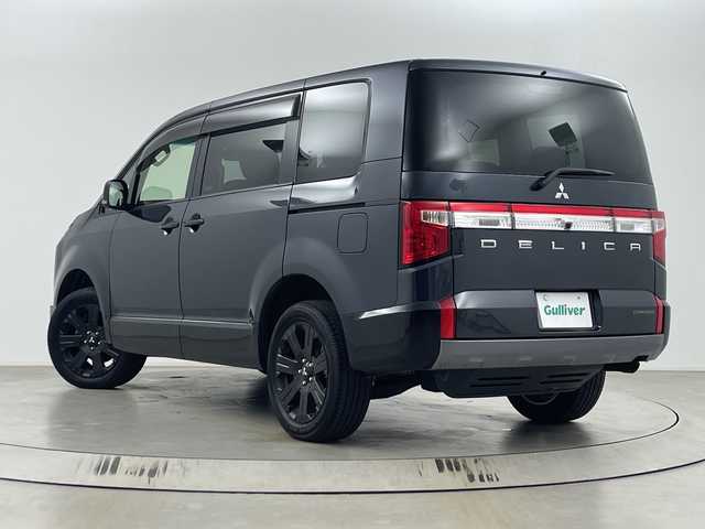三菱 デリカＤ：５ シャモニー 埼玉県 2024(令6)年 0.8万km グラファイトグレーメタリック/ブラックマイカ 社外11インチナビ　EX11NX/(Bluetooth/HDMI/USB/CD/DVD/AM/FM)/地デジフルセグ/全方位カメラ/ETC/アダプティブクルーズコントロール/衝突軽減ブレーキ/車線逸脱警報/パワーバックドア/ステアリングヒーター/運転席・助手席シートヒーター/パドルシフト/アイドリングストップ/プッシュスタート/ステアリングリモコン/フロントフォグランプ/ウィンカーミラー/純正フロアマット/純正ドアバイザー/純正18インチアルミホイール
