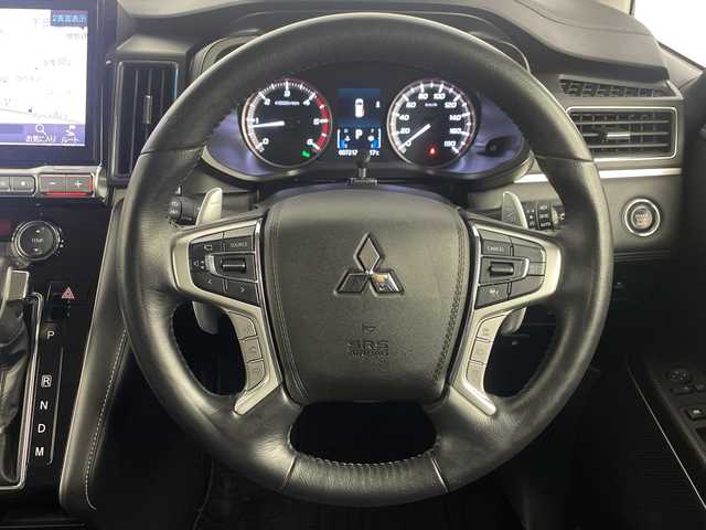 三菱 デリカＤ：５ シャモニー 埼玉県 2024(令6)年 0.8万km グラファイトグレーメタリック/ブラックマイカ 社外11インチナビ　EX11NX/(Bluetooth/HDMI/USB/CD/DVD/AM/FM)/地デジフルセグ/全方位カメラ/ETC/アダプティブクルーズコントロール/衝突軽減ブレーキ/車線逸脱警報/パワーバックドア/ステアリングヒーター/運転席・助手席シートヒーター/パドルシフト/アイドリングストップ/プッシュスタート/ステアリングリモコン/フロントフォグランプ/ウィンカーミラー/純正フロアマット/純正ドアバイザー/純正18インチアルミホイール