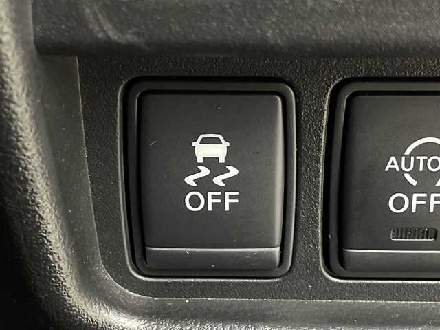 日産 ジューク 15RX Vセレクション 群馬県 2016(平28)年 6.3万km スーパーブラック 純正７型ナビ　フルセグＴＶ　全周囲カメラ　衝突被害軽減システム　アイドリングストップ機能　プッシュスタート　ステアリングスイッチ　横滑り防止機能　オートエアコン　キセノンオートライト　ＥＴＣ