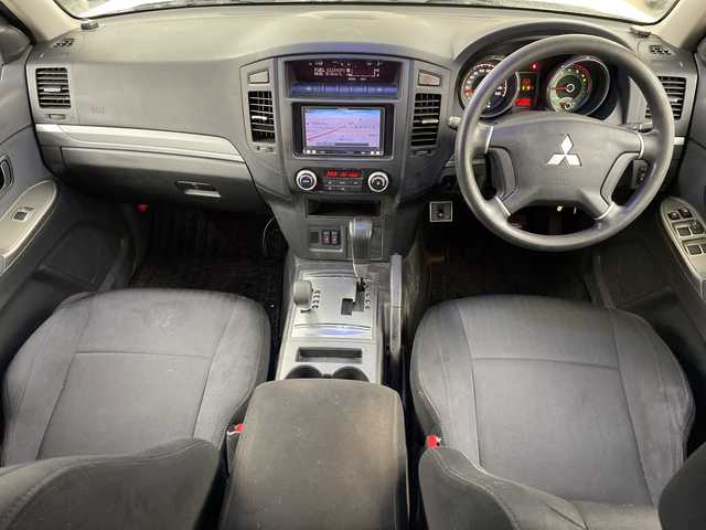 三菱 パジェロ ロング GR 道央・札幌 2012(平24)年 9万km ウォームホワイトパール ・4WD/・ディーゼルターボ/・社外メモリナビ/・CD/DVD/SD/フルセグTV/・Bluetooth接続/・バックカメラ/ETC/・社外エンジンスターター/・センターデフロック/・横滑り防止装置/・HIDヘッドライト/フォグランプ/・ヘッドライトレベライザー/・MTモード付AT/・シートヒーター/・電動格納ミラー/・積込冬タイヤ社外AWセット