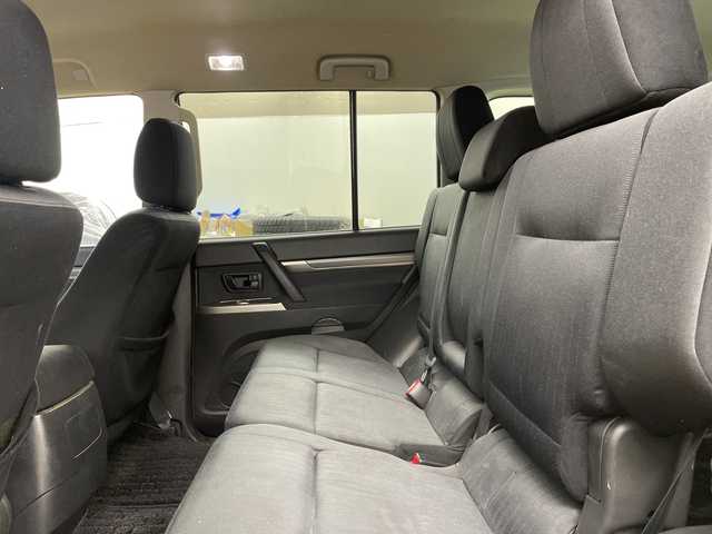 三菱 パジェロ ロング GR 道央・札幌 2012(平24)年 9万km ウォームホワイトパール ・4WD/・ディーゼルターボ/・社外メモリナビ/・CD/DVD/SD/フルセグTV/・Bluetooth接続/・バックカメラ/ETC/・社外エンジンスターター/・センターデフロック/・横滑り防止装置/・HIDヘッドライト/フォグランプ/・ヘッドライトレベライザー/・MTモード付AT/・シートヒーター/・電動格納ミラー/・積込冬タイヤ社外AWセット