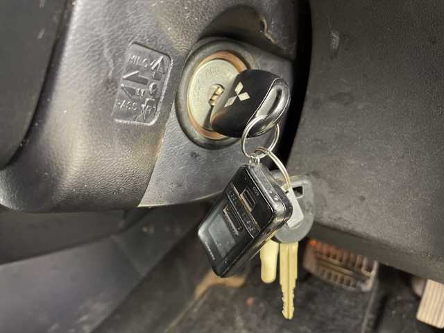 三菱 パジェロ ロング GR 道央・札幌 2012(平24)年 9万km ウォームホワイトパール ・4WD/・ディーゼルターボ/・社外メモリナビ/・CD/DVD/SD/フルセグTV/・Bluetooth接続/・バックカメラ/ETC/・社外エンジンスターター/・センターデフロック/・横滑り防止装置/・HIDヘッドライト/フォグランプ/・ヘッドライトレベライザー/・MTモード付AT/・シートヒーター/・電動格納ミラー/・積込冬タイヤ社外AWセット