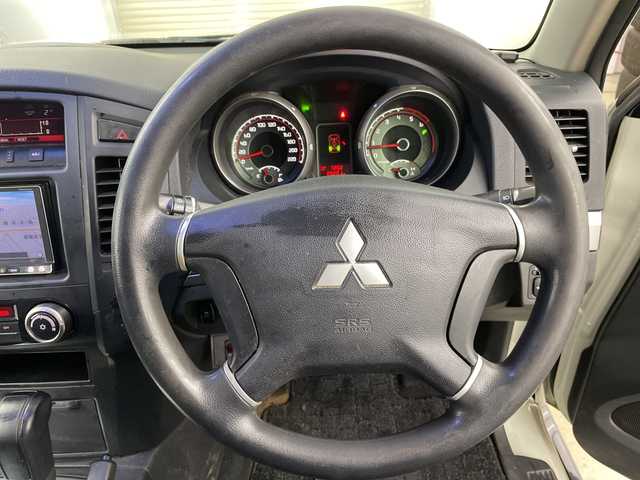 三菱 パジェロ ロング GR 道央・札幌 2012(平24)年 9万km ウォームホワイトパール ・4WD/・ディーゼルターボ/・社外メモリナビ/・CD/DVD/SD/フルセグTV/・Bluetooth接続/・バックカメラ/ETC/・社外エンジンスターター/・センターデフロック/・横滑り防止装置/・HIDヘッドライト/フォグランプ/・ヘッドライトレベライザー/・MTモード付AT/・シートヒーター/・電動格納ミラー/・積込冬タイヤ社外AWセット