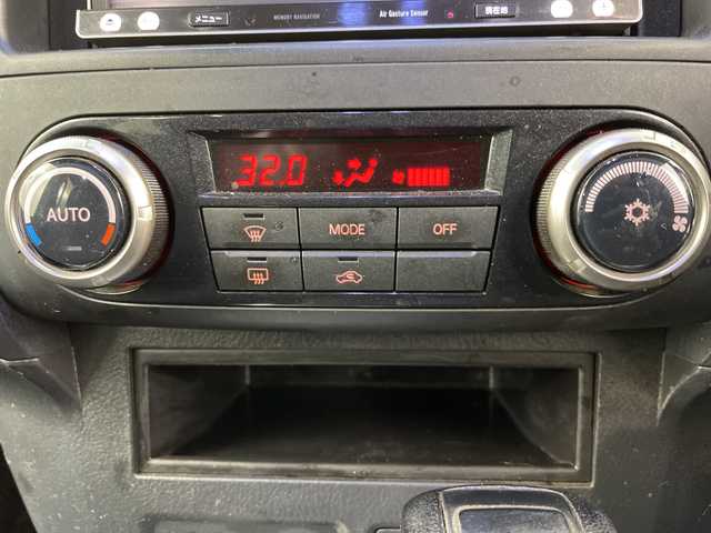 三菱 パジェロ ロング GR 道央・札幌 2012(平24)年 9万km ウォームホワイトパール ・4WD/・ディーゼルターボ/・社外メモリナビ/・CD/DVD/SD/フルセグTV/・Bluetooth接続/・バックカメラ/ETC/・社外エンジンスターター/・センターデフロック/・横滑り防止装置/・HIDヘッドライト/フォグランプ/・ヘッドライトレベライザー/・MTモード付AT/・シートヒーター/・電動格納ミラー/・積込冬タイヤ社外AWセット