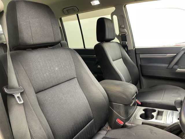 三菱 パジェロ ロング GR 道央・札幌 2012(平24)年 9万km ウォームホワイトパール ・4WD/・ディーゼルターボ/・社外メモリナビ/・CD/DVD/SD/フルセグTV/・Bluetooth接続/・バックカメラ/ETC/・社外エンジンスターター/・センターデフロック/・横滑り防止装置/・HIDヘッドライト/フォグランプ/・ヘッドライトレベライザー/・MTモード付AT/・シートヒーター/・電動格納ミラー/・積込冬タイヤ社外AWセット