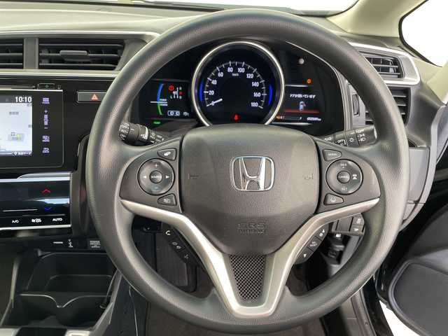 ホンダ フィット ハイブリット F 愛知県 2017(平29)年 5.3万km クリスタルブラックパール ホンダセンシング/純正ナビ/レーダークルーズコントロール/バックカメラ/純正アルミホイール/ＥＴＣ/レーンキープアシスト/オートライト/ドライブレコーダー/ステアリングスイッチ/スマートキー/プッシュスタート