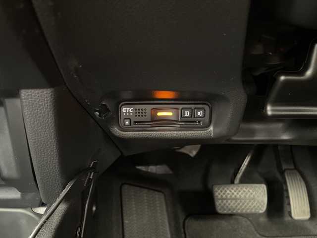 ホンダ フィット ハイブリット F 愛知県 2017(平29)年 5.3万km クリスタルブラックパール ホンダセンシング/純正ナビ/レーダークルーズコントロール/バックカメラ/純正アルミホイール/ＥＴＣ/レーンキープアシスト/オートライト/ドライブレコーダー/ステアリングスイッチ/スマートキー/プッシュスタート