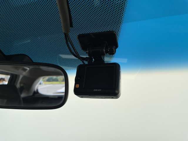 ホンダ フィット ハイブリット F 愛知県 2017(平29)年 5.3万km クリスタルブラックパール ホンダセンシング/純正ナビ/レーダークルーズコントロール/バックカメラ/純正アルミホイール/ＥＴＣ/レーンキープアシスト/オートライト/ドライブレコーダー/ステアリングスイッチ/スマートキー/プッシュスタート