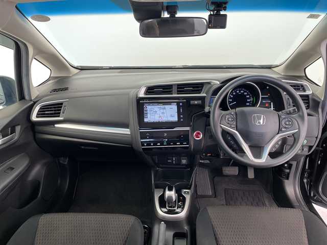 ホンダ フィット ハイブリット F 愛知県 2017(平29)年 5.3万km クリスタルブラックパール ホンダセンシング/純正ナビ/レーダークルーズコントロール/バックカメラ/純正アルミホイール/ＥＴＣ/レーンキープアシスト/オートライト/ドライブレコーダー/ステアリングスイッチ/スマートキー/プッシュスタート