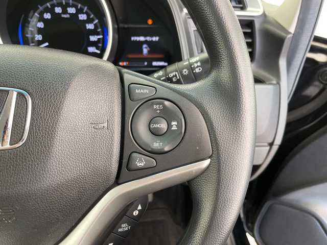 ホンダ フィット ハイブリット F 愛知県 2017(平29)年 5.3万km クリスタルブラックパール ホンダセンシング/純正ナビ/レーダークルーズコントロール/バックカメラ/純正アルミホイール/ＥＴＣ/レーンキープアシスト/オートライト/ドライブレコーダー/ステアリングスイッチ/スマートキー/プッシュスタート