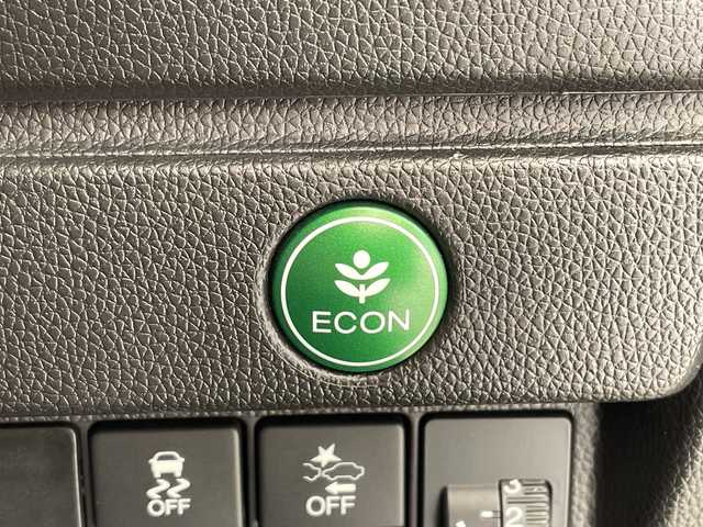 ホンダ フィット ハイブリット F 愛知県 2017(平29)年 5.3万km クリスタルブラックパール ホンダセンシング/純正ナビ/レーダークルーズコントロール/バックカメラ/純正アルミホイール/ＥＴＣ/レーンキープアシスト/オートライト/ドライブレコーダー/ステアリングスイッチ/スマートキー/プッシュスタート