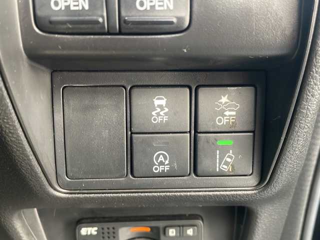 ホンダ オデッセイ アブソルート・EXホンダセンジング 京都府 2016(平28)年 6万km クリスタルブラックパール 純正８インチナビ　Ｂｌｕｅｔｏｏｔｈオーディオ　ＤＶＤ再生　フルセグ　バックカメラ　アダプティブクルーズコントロール　ブラインドスポットモニター　ビルトインＥＴＣ　ＬＥＤヘッドライト　電動シート