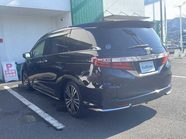 ホンダ オデッセイ アブソルート・EXホンダセンジング 京都府 2016(平28)年 6万km クリスタルブラックパール 純正８インチナビ　Ｂｌｕｅｔｏｏｔｈオーディオ　ＤＶＤ再生　フルセグ　バックカメラ　アダプティブクルーズコントロール　ブラインドスポットモニター　ビルトインＥＴＣ　ＬＥＤヘッドライト　電動シート