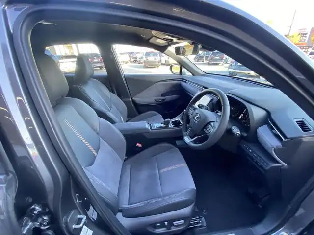 レクサス ＬＢＸ クール 福岡県 2024(令6)年 0.2万km グレーⅡ ・レーダークルーズコントロール/・純正ナビ/Bluetooth/USB/・全方位カメラ/・ハーフレザーシート/シートヒーター/エアシート/・フルセグ/・ETC/・純正18AW/・LEDライト/・BLIS