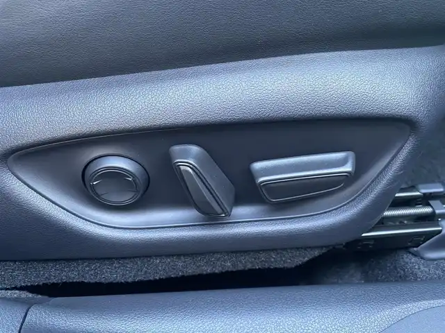 レクサス ＬＢＸ クール 福岡県 2024(令6)年 0.2万km グレーⅡ ・レーダークルーズコントロール/・純正ナビ/Bluetooth/USB/・全方位カメラ/・ハーフレザーシート/シートヒーター/エアシート/・フルセグ/・ETC/・純正18AW/・LEDライト/・BLIS