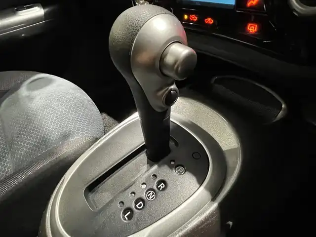 日産 ジューク 15RX Vセレクション 熊本県 2019(平31)年 3.6万km スーパーブラック ワンオーナー/衝突軽減ブレーキ/レーンキープアシスト/プッシュスタート/純正ナビ/（CD・DVD・フルセグTV・BTオーディオ・SD）/アラウンドビューモニター/オートライト/フォグライト/横滑り防止装置/ウィンカーミラー/純正フロアマット/純正ドアバイザー/新車保証書/取扱説明書/スマートスペアキー×1本