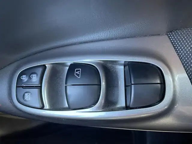 日産 ジューク 15RX Vセレクション 熊本県 2019(平31)年 3.6万km スーパーブラック ワンオーナー/衝突軽減ブレーキ/レーンキープアシスト/プッシュスタート/純正ナビ/（CD・DVD・フルセグTV・BTオーディオ・SD）/アラウンドビューモニター/オートライト/フォグライト/横滑り防止装置/ウィンカーミラー/純正フロアマット/純正ドアバイザー/新車保証書/取扱説明書/スマートスペアキー×1本