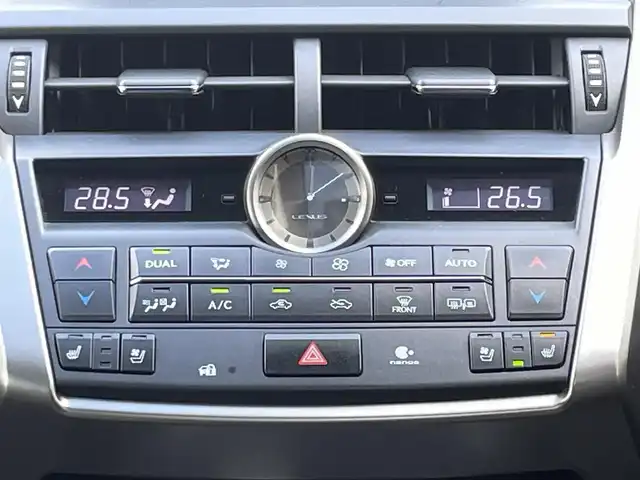 レクサス ＮＸ 300h Fスポーツ 宮城県 2015(平27)年 14.5万km ブラック 4WD/純正HDDナビ/フルセグTV/BT/AM/FM/DVD/CD/USB/バックカメラ/サイドカメラ/サンルーフ/前後ドライブレコーダー/パドルシフト/クルーズコントロール/ステアリングヒーター/前席パワーシート/シートヒーター/エアシート/LEDヘッドライト/フロントフォグライト/オートライト/ビルトインETC/エンジンプッシュスタート/スマートキー/スペアキー×２/取扱説明書/点検記録簿R3～R6/純正AW付き夏タイヤ/（235/55/R18）/冬タイヤゴムのみ積込み/（235/55/R18）