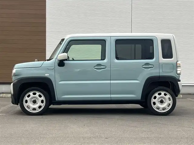 スズキ ハスラー HYBRID G 秋田県 2023(令5)年 0.4万km オフブルーメタリック/ソフトベージュメタリック ４WD/衝突軽減システム/社外SDナビ（CD/BT/AM/FM）/ワンセグ（走行中視聴可能）/スマートキー/アイドリングストップ/プッシュスタート/レーンキープアシスト/クルーズコントロール追従走行あり/コーナーセンサー/ダウンヒルアシストコントロール/オートマチックハイビーム/ステアリングスイッチ/前席シートヒーター/ビルトインETC/純正フロアマット/オートライト/オートエアコン/パワーステアリング/パワーウィンドウ/ヘッドライトレベライザー/電動格納ミラー/横滑り防止/盗難防止装置/寒冷地仕様