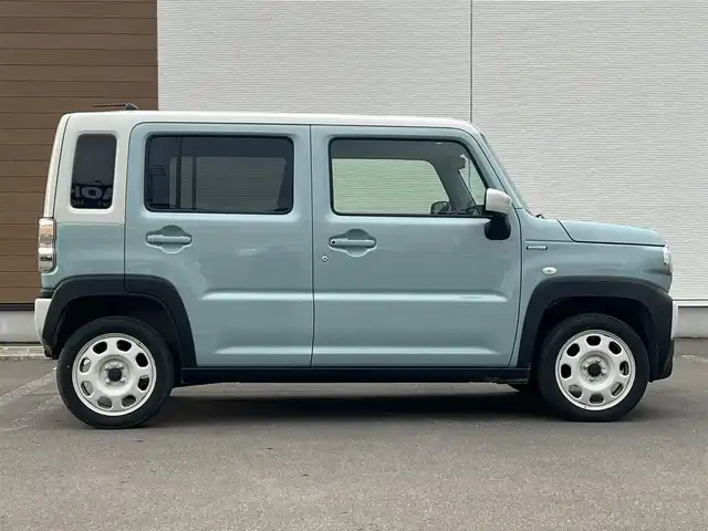 スズキ ハスラー HYBRID G 秋田県 2023(令5)年 0.4万km オフブルーメタリック/ソフトベージュメタリック ４WD/衝突軽減システム/社外SDナビ（CD/BT/AM/FM）/ワンセグ（走行中視聴可能）/スマートキー/アイドリングストップ/プッシュスタート/レーンキープアシスト/クルーズコントロール追従走行あり/コーナーセンサー/ダウンヒルアシストコントロール/オートマチックハイビーム/ステアリングスイッチ/前席シートヒーター/ビルトインETC/純正フロアマット/オートライト/オートエアコン/パワーステアリング/パワーウィンドウ/ヘッドライトレベライザー/電動格納ミラー/横滑り防止/盗難防止装置/寒冷地仕様