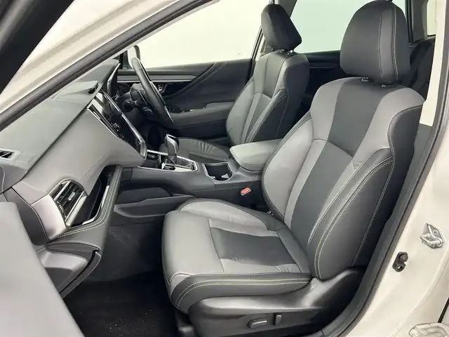 スバル アウトバック X－ブレイクEX 熊本県 2023(令5)年 4.7万km クリスタルホワイトP 4WD/メーカー純正ナビ(ApplCarPlay・AndroidAuto・フルセグ・BT・AUX・USB）/バック/フロントカメラ/社外前後ドライブレコーダー/アイサイト/・プリクラッシュセーフティ/・レーンキープアシスト/・アダブティブクルーズコントロール/・ステアリング連動ヘッドライト/・アダブティブドライビングビーム/・前後誤発進抑制/・先行車発進お知らせ/・ドライバーモニタリングシステム/・アクティブレーンチェンジアシスト/横滑り防止/前席シートヒーター/前席パワーシート/ステアリングヒーター/電動パーキングブレーキ/ブレーキホールド/純正フロアマット/純正１８インチAW/オートライト/LEDヘッドライト/フォグライト/スマートキー/プッシュスタート/ルーフレール/保証書/取扱説明書