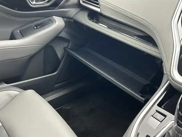 スバル アウトバック X－ブレイクEX 熊本県 2023(令5)年 4.7万km クリスタルホワイトP 4WD/メーカー純正ナビ(ApplCarPlay・AndroidAuto・フルセグ・BT・AUX・USB）/バック/フロントカメラ/社外前後ドライブレコーダー/アイサイト/・プリクラッシュセーフティ/・レーンキープアシスト/・アダブティブクルーズコントロール/・ステアリング連動ヘッドライト/・アダブティブドライビングビーム/・前後誤発進抑制/・先行車発進お知らせ/・ドライバーモニタリングシステム/・アクティブレーンチェンジアシスト/横滑り防止/前席シートヒーター/前席パワーシート/ステアリングヒーター/電動パーキングブレーキ/ブレーキホールド/純正フロアマット/純正１８インチAW/オートライト/LEDヘッドライト/フォグライト/スマートキー/プッシュスタート/ルーフレール/保証書/取扱説明書