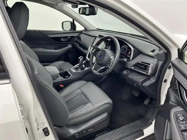 スバル アウトバック X－ブレイクEX 熊本県 2023(令5)年 4.7万km クリスタルホワイトP 4WD/メーカー純正ナビ(ApplCarPlay・AndroidAuto・フルセグ・BT・AUX・USB）/バック/フロントカメラ/社外前後ドライブレコーダー/アイサイト/・プリクラッシュセーフティ/・レーンキープアシスト/・アダブティブクルーズコントロール/・ステアリング連動ヘッドライト/・アダブティブドライビングビーム/・前後誤発進抑制/・先行車発進お知らせ/・ドライバーモニタリングシステム/・アクティブレーンチェンジアシスト/横滑り防止/前席シートヒーター/前席パワーシート/ステアリングヒーター/電動パーキングブレーキ/ブレーキホールド/純正フロアマット/純正１８インチAW/オートライト/LEDヘッドライト/フォグライト/スマートキー/プッシュスタート/ルーフレール/保証書/取扱説明書