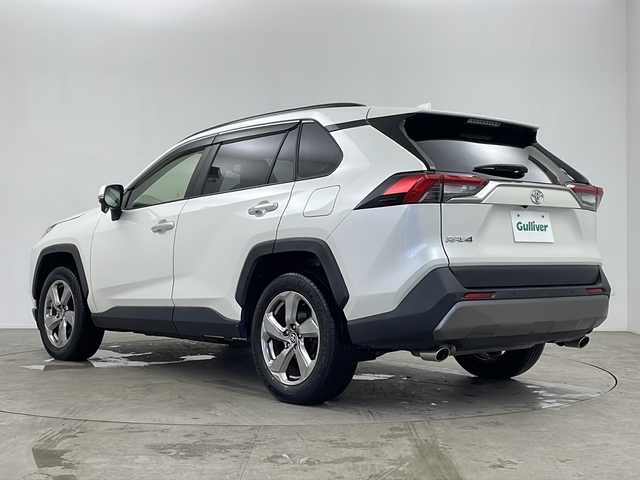 トヨタ ＲＡＶ４ G 鹿児島県 2020(令2)年 3.8万km ホワイトパールクリスタルシャイン 4WD/ルーフレール/衝突被害軽減システム/純正9型ナビ/（フルセグTV BT AM FM）/バックカメラ/レーダークルーズコントロール/レザーシート/シートヒーターD＋N/パワーシートD席/純正AW/純正フロアマット/オートマチックハイビーム/ステアリングリモコン/ビルドインＥＴC/ブラインドスポットモニター/ステアリングヒーター/レーンキープアシスト