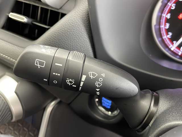トヨタ ＲＡＶ４ G 鹿児島県 2020(令2)年 3.8万km ホワイトパールクリスタルシャイン 4WD/ルーフレール/衝突被害軽減システム/純正9型ナビ/（フルセグTV BT AM FM）/バックカメラ/レーダークルーズコントロール/レザーシート/シートヒーターD＋N/パワーシートD席/純正AW/純正フロアマット/オートマチックハイビーム/ステアリングリモコン/ビルドインＥＴC/ブラインドスポットモニター/ステアリングヒーター/レーンキープアシスト