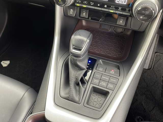 トヨタ ＲＡＶ４ G 鹿児島県 2020(令2)年 3.8万km ホワイトパールクリスタルシャイン 4WD/ルーフレール/衝突被害軽減システム/純正9型ナビ/（フルセグTV BT AM FM）/バックカメラ/レーダークルーズコントロール/レザーシート/シートヒーターD＋N/パワーシートD席/純正AW/純正フロアマット/オートマチックハイビーム/ステアリングリモコン/ビルドインＥＴC/ブラインドスポットモニター/ステアリングヒーター/レーンキープアシスト