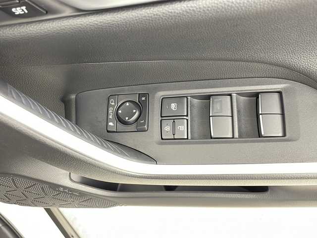 トヨタ ＲＡＶ４ G 鹿児島県 2020(令2)年 3.8万km ホワイトパールクリスタルシャイン 4WD/ルーフレール/衝突被害軽減システム/純正9型ナビ/（フルセグTV BT AM FM）/バックカメラ/レーダークルーズコントロール/レザーシート/シートヒーターD＋N/パワーシートD席/純正AW/純正フロアマット/オートマチックハイビーム/ステアリングリモコン/ビルドインＥＴC/ブラインドスポットモニター/ステアリングヒーター/レーンキープアシスト