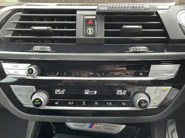 ＢＭＷ Ｘ３ M40i 宮城県 2020(令2)年 11.3万km 黒 登録時走行距離113067km/純正ナビ（BT/TV）/サンルーフ/レザーシート/パワーシート/シートヒーター/パワーバックドア/革巻きステアリング/全方位カメラ/純正AW