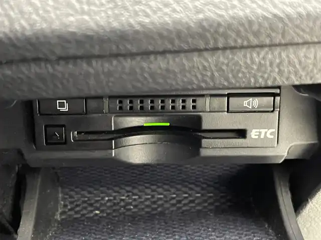 トヨタ マークＸ 250G Sパッケージ G’s 熊本県 2013(平25)年 7.7万km ホワイトパールクリスタルシャイン 禁煙車　/サンルーフ　/４本出しマフラー　/社外ナビ（ＢＴ・フルセグ・ｉｐｏｄ）/バックカメラ　/ビルトインＥＴＣ　/レーダークルーズコントロール　/ハーフレザーシート　/横滑り防止　/パドルシフト/純正フロアマット/オートライト/スマートキー/プッシュスタート/スペアキー1本/保証書/取扱説明書