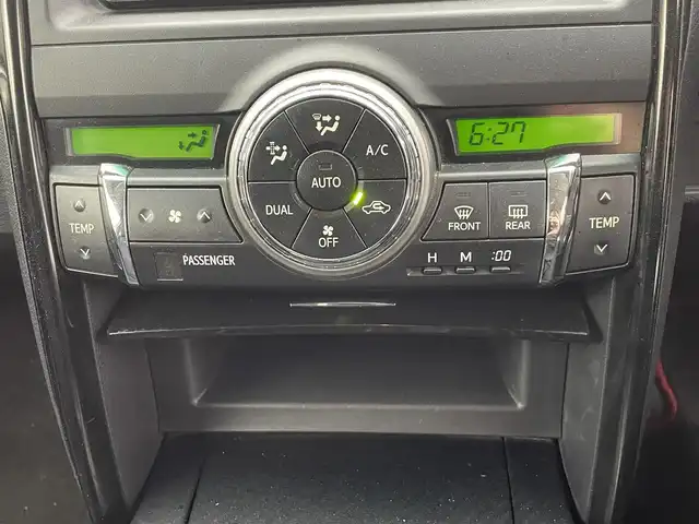 トヨタ マークＸ 250G Sパッケージ G’s 熊本県 2013(平25)年 7.7万km ホワイトパールクリスタルシャイン 禁煙車　/サンルーフ　/４本出しマフラー　/社外ナビ（ＢＴ・フルセグ・ｉｐｏｄ）/バックカメラ　/ビルトインＥＴＣ　/レーダークルーズコントロール　/ハーフレザーシート　/横滑り防止　/パドルシフト/純正フロアマット/オートライト/スマートキー/プッシュスタート/スペアキー1本/保証書/取扱説明書