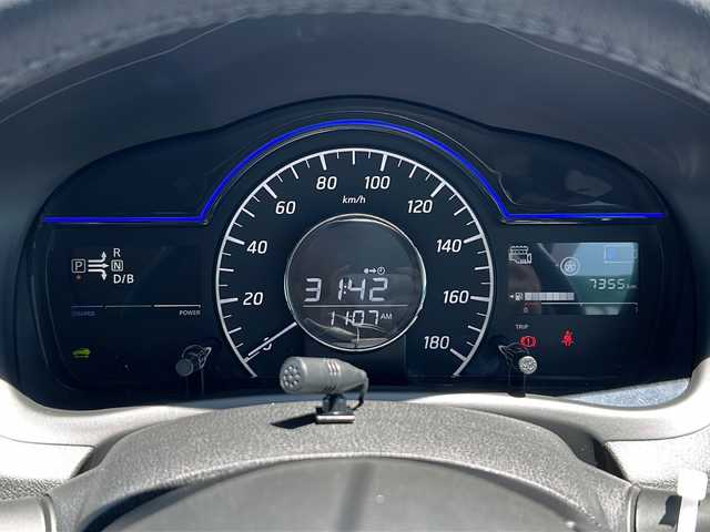 日産 ノート e－パワー メダリスト 茨城県 2017(平29)年 0.8万km ガーネットレッド 社外ナビゲーション/CD/DVD/Bluetooth/フルセグ/アラウンドビューモニター/横滑り防止装置/エマージェンシーブレーキ/レーンキープアシスト/プッシュスタート/スマートキー/ETC/前方ドライブレコーダー/ハーフレザーシート/純正15インチAW/オートライト/LEDヘッドライト/保証書、取扱説明書
