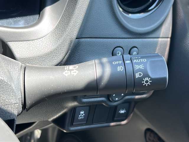 日産 ノート e－パワー メダリスト 茨城県 2017(平29)年 0.8万km ガーネットレッド 社外ナビゲーション/CD/DVD/Bluetooth/フルセグ/アラウンドビューモニター/横滑り防止装置/エマージェンシーブレーキ/レーンキープアシスト/プッシュスタート/スマートキー/ETC/前方ドライブレコーダー/ハーフレザーシート/純正15インチAW/オートライト/LEDヘッドライト/保証書、取扱説明書