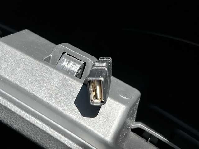 日産 ノート e－パワー メダリスト 茨城県 2017(平29)年 0.8万km ガーネットレッド 社外ナビゲーション/CD/DVD/Bluetooth/フルセグ/アラウンドビューモニター/横滑り防止装置/エマージェンシーブレーキ/レーンキープアシスト/プッシュスタート/スマートキー/ETC/前方ドライブレコーダー/ハーフレザーシート/純正15インチAW/オートライト/LEDヘッドライト/保証書、取扱説明書