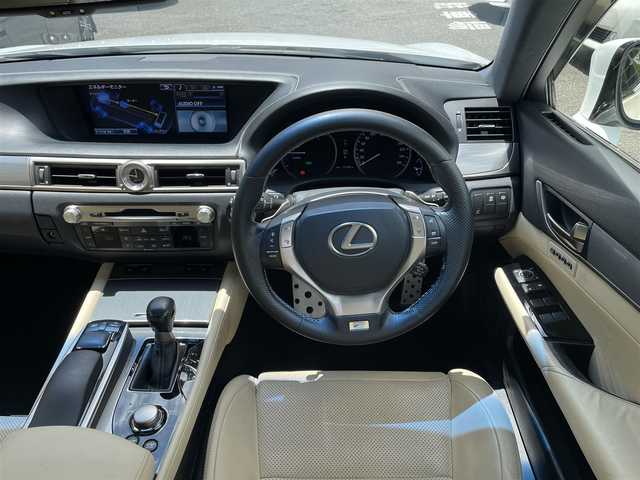 レクサス ＧＳ 450h Fスポーツ 静岡県 2014(平26)年 12.8万km ホワイトノーヴァガラスフレーク ワンオーナー/サンルーフ/純正ナビ/フルセグTV/DVD/CD/BT/MSV/USB/バックカメラ/ベージュ革シート/運転席シートメモリー/前席シートヒーター/前席エアシート/前席パワーシート/クルーズコントロール/ビルトインETC/ステアリングスイッチ/LEDヘッドライト/LEDフォグライト/純正19インチAW/スマートキー×2/カードキー/保証書/取扱説明書/ナビ取扱説明書