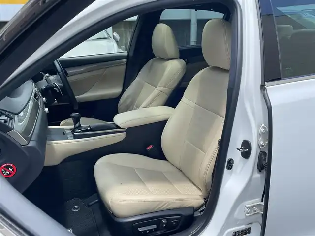 レクサス ＧＳ 450h Fスポーツ 静岡県 2014(平26)年 12.8万km ホワイトノーヴァガラスフレーク ワンオーナー/サンルーフ/純正ナビ/フルセグTV/DVD/CD/BT/MSV/USB/バックカメラ/ベージュ革シート/運転席シートメモリー/前席シートヒーター/前席エアシート/前席パワーシート/クルーズコントロール/ビルトインETC/ステアリングスイッチ/LEDヘッドライト/LEDフォグライト/純正19インチAW/スマートキー×2/カードキー/保証書/取扱説明書/ナビ取扱説明書