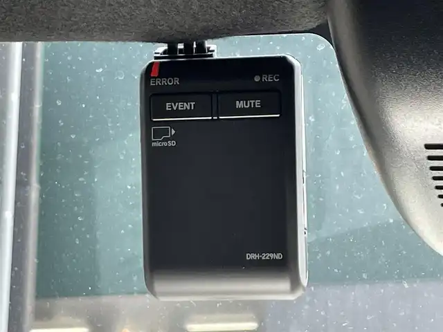ホンダ Ｎ ＢＯＸ カスタム ターボ 滋賀県 2023(令5)年 0.8万km トワイライトミストブラックパール 禁煙車/純正9型ナビ/CD/DVD/Bluetooth/フルセグTV/ドラレコ/ETC/全方位カメラ/後席モニター/両側パワースライドドア/プッシュスタート/スペアキー/クルーズコントロール/ハーフレザーシート/ホンダセンシング/LEDヘッドライト/オートライト