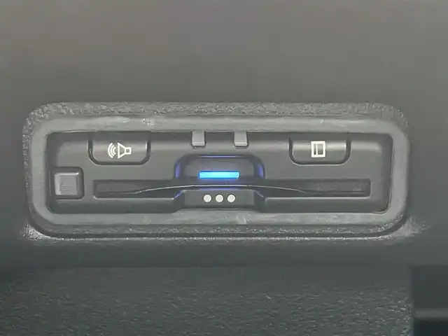 ホンダ Ｎ ＢＯＸ カスタム ターボ 滋賀県 2023(令5)年 0.8万km トワイライトミストブラックパール 禁煙車/純正9型ナビ/CD/DVD/Bluetooth/フルセグTV/ドラレコ/ETC/全方位カメラ/後席モニター/両側パワースライドドア/プッシュスタート/スペアキー/クルーズコントロール/ハーフレザーシート/ホンダセンシング/LEDヘッドライト/オートライト