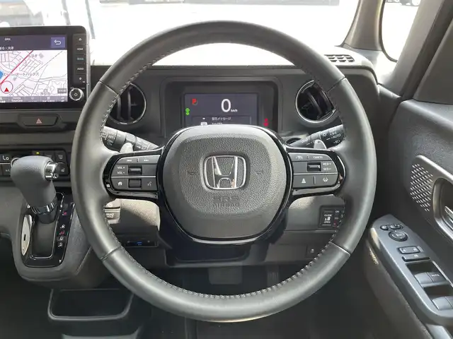 ホンダ Ｎ ＢＯＸ カスタム ターボ 滋賀県 2023(令5)年 0.8万km トワイライトミストブラックパール 禁煙車/純正9型ナビ/CD/DVD/Bluetooth/フルセグTV/ドラレコ/ETC/全方位カメラ/後席モニター/両側パワースライドドア/プッシュスタート/スペアキー/クルーズコントロール/ハーフレザーシート/ホンダセンシング/LEDヘッドライト/オートライト
