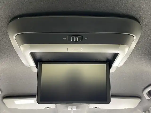 ホンダ Ｎ ＢＯＸ カスタム ターボ 滋賀県 2023(令5)年 0.8万km トワイライトミストブラックパール 禁煙車/純正9型ナビ/CD/DVD/Bluetooth/フルセグTV/ドラレコ/ETC/全方位カメラ/後席モニター/両側パワースライドドア/プッシュスタート/スペアキー/クルーズコントロール/ハーフレザーシート/ホンダセンシング/LEDヘッドライト/オートライト