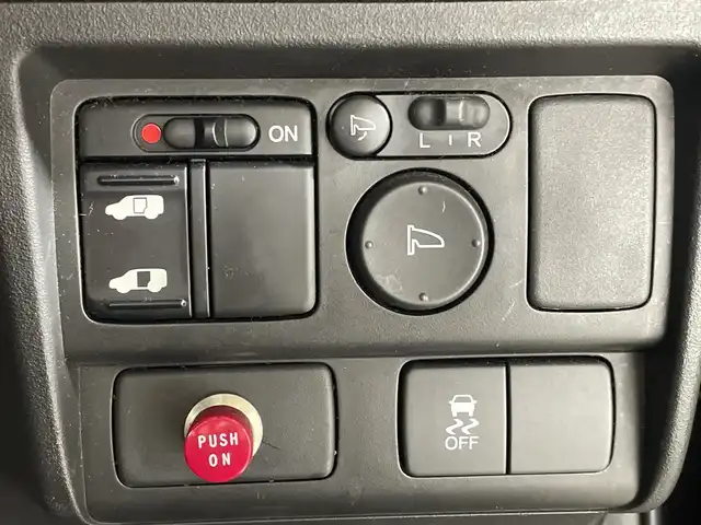 ホンダ フリード スパイク G ジャストセレクション 福岡県 2013(平25)年 10万km プレミアムスパークルブラックパール 社外７型SDナビ（ワンセグTV/CD/AM/FM）バックモニターETCフォグランプHIDヘッドライトスマートキー×２左側パワスラ電動格納ミラー横滑り防止