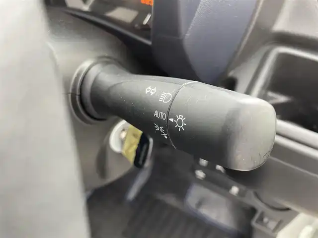 スズキ アルト L 静岡県 2023(令5)年 0.3万km ピュアホワイトP ワンオーナー/登録時2251キロ/純正ディスプレイオーディオ/USB/Bluetooth/バックカメラ/セーフティサポート（予防安全技術）/・デュアルカメラブレーキサポート/・誤発進抑制機能/・後方誤発進抑制機能/・車線逸脱警報機能/・ふらつき警報機能/・先行車発進お知らせ機能/・ハイビームアシスト/アイドリングストップ/LEDライト/前席シートヒーター/純正フロアマット/ドアバイザー/キーレス/スペアキー/新車時保証書/取扱説明書