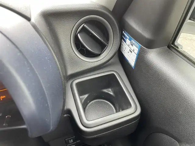 スズキ アルト L 静岡県 2023(令5)年 0.3万km ピュアホワイトP ワンオーナー/登録時2251キロ/純正ディスプレイオーディオ/USB/Bluetooth/バックカメラ/セーフティサポート（予防安全技術）/・デュアルカメラブレーキサポート/・誤発進抑制機能/・後方誤発進抑制機能/・車線逸脱警報機能/・ふらつき警報機能/・先行車発進お知らせ機能/・ハイビームアシスト/アイドリングストップ/LEDライト/前席シートヒーター/純正フロアマット/ドアバイザー/キーレス/スペアキー/新車時保証書/取扱説明書