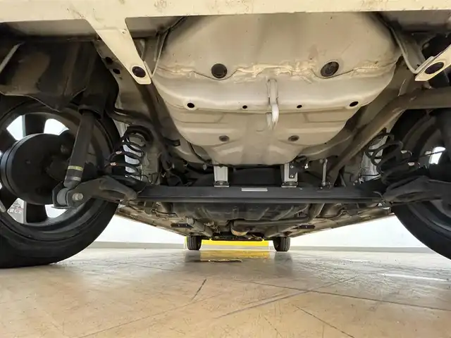 ダイハツ タント カスタム RS トップED SAⅡ 群馬県 2015(平27)年 5.7万km パールホワイトⅢ ダイハツスマートアシストII/・衝突回避支援ブレーキ/・車線逸脱警報機能/・横滑り防止/・オートライト/純正8インチメーカーナビ/　AM/FM/DVD/TV（フルセグ）/Bluetooth/ipod/純正15インチAW/純正フロアマット/純正ドライブレコーダー/ターボチャージャー/衝突安全ボディ/両側パワースライドドア/電動格納ミラー/アイドリングストップ/ビルトインETC/スマートキー/プッシュスタート/LEDヘッドランプ/全席ハーフレザーシート/本革巻きステアリング/ステアリングスイッチ/USB入力端子/HDML入力端子/AAC